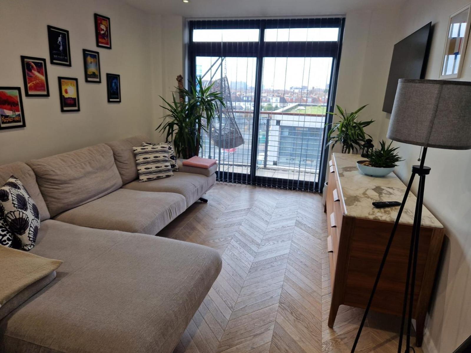 Cosy 1 Bedroom Apartment With Balcony Near Chiswick Londra Exterior foto