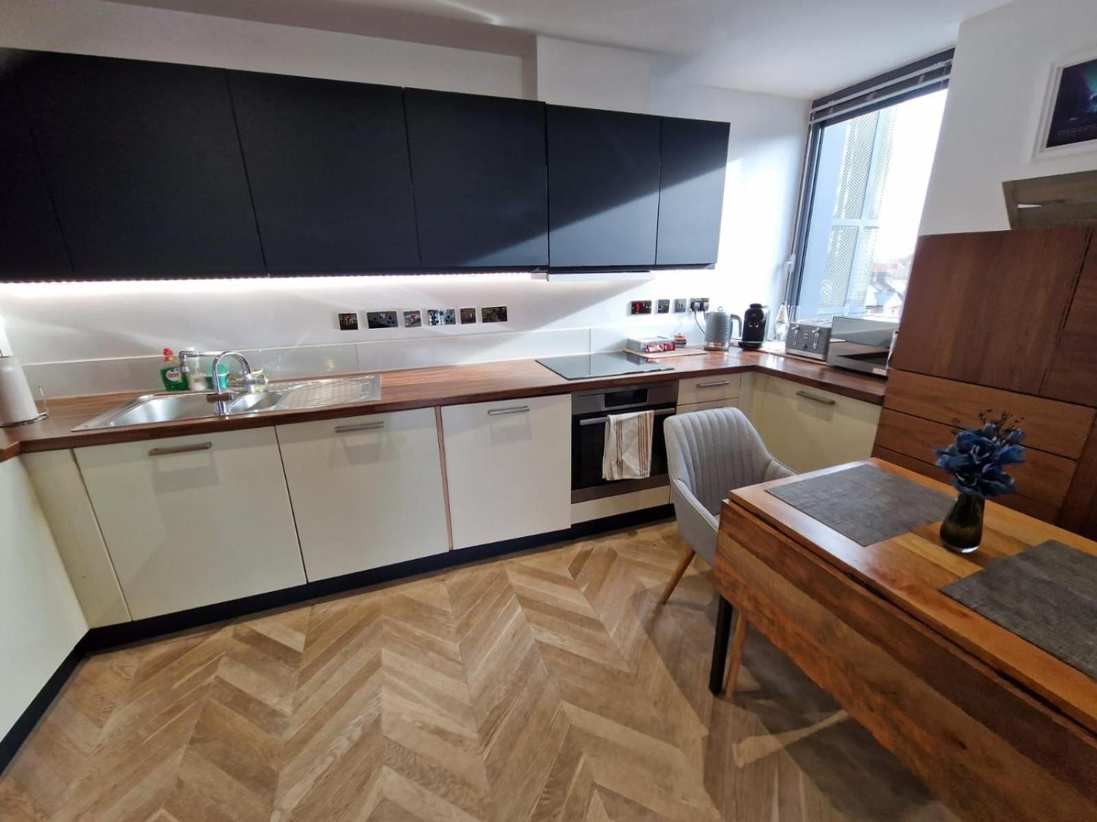 Cosy 1 Bedroom Apartment With Balcony Near Chiswick Londra Exterior foto