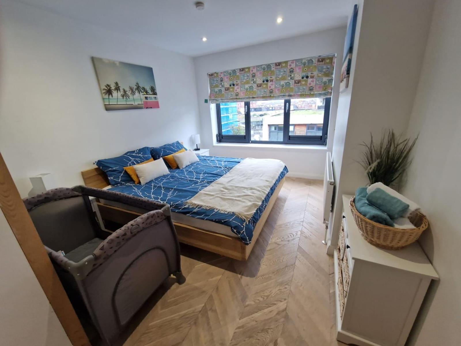 Cosy 1 Bedroom Apartment With Balcony Near Chiswick Londra Exterior foto