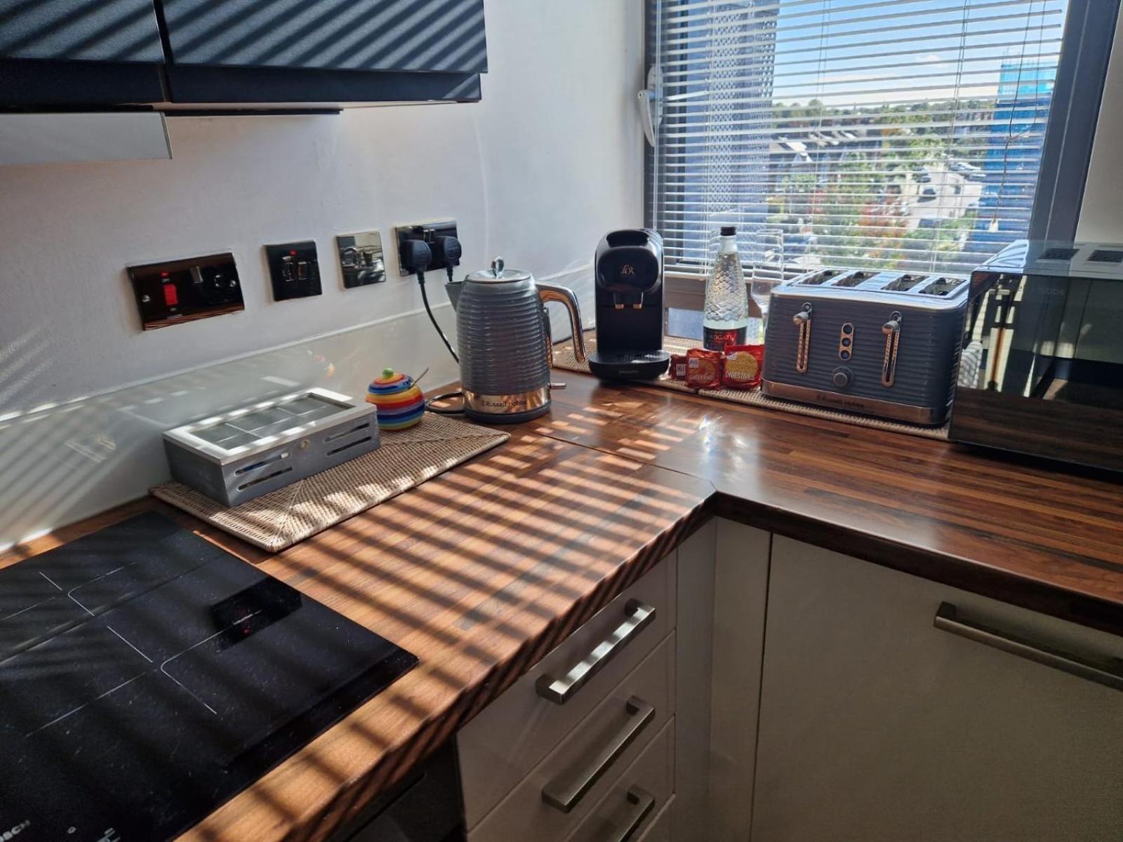 Cosy 1 Bedroom Apartment With Balcony Near Chiswick Londra Exterior foto