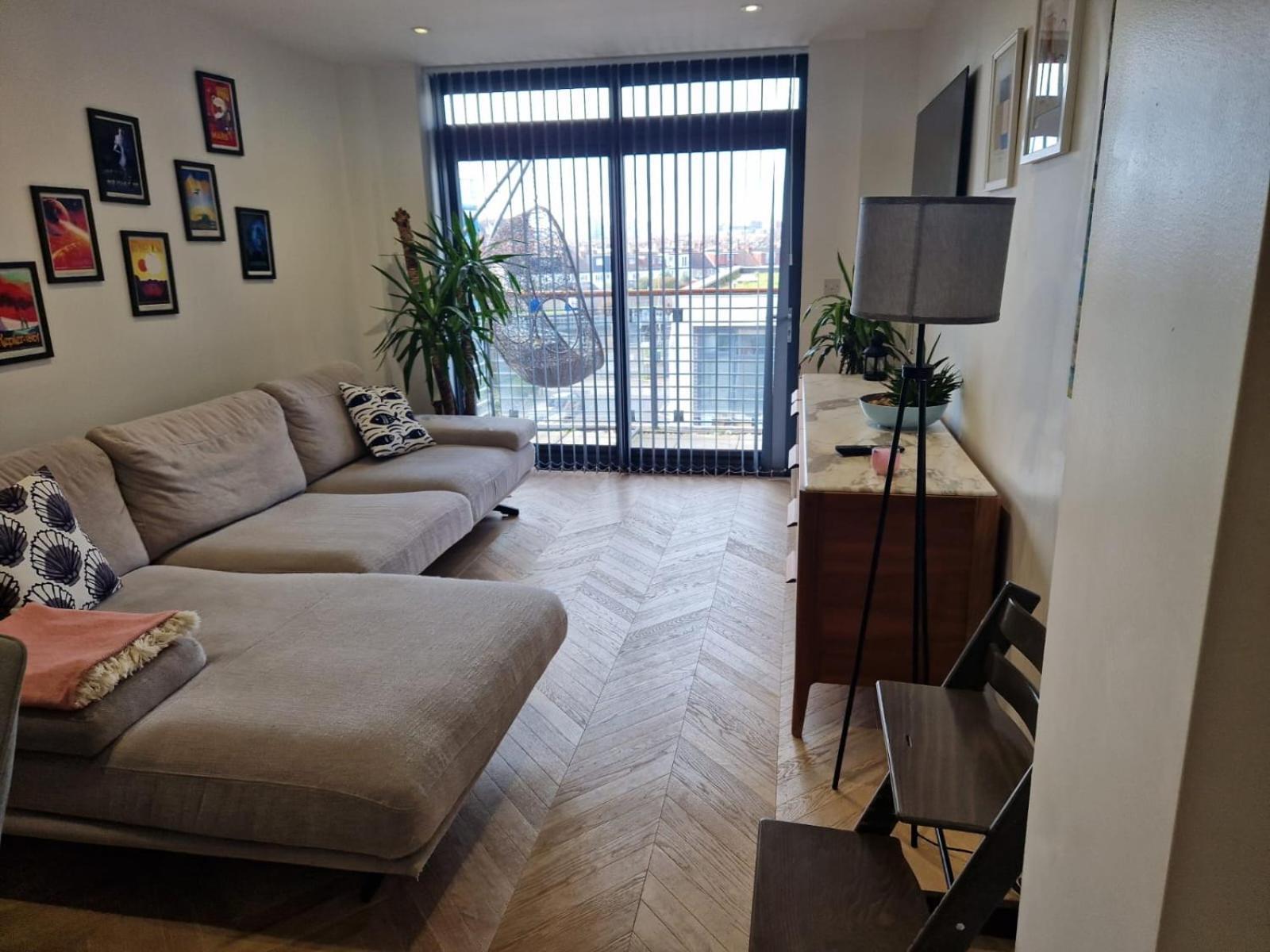 Cosy 1 Bedroom Apartment With Balcony Near Chiswick Londra Exterior foto
